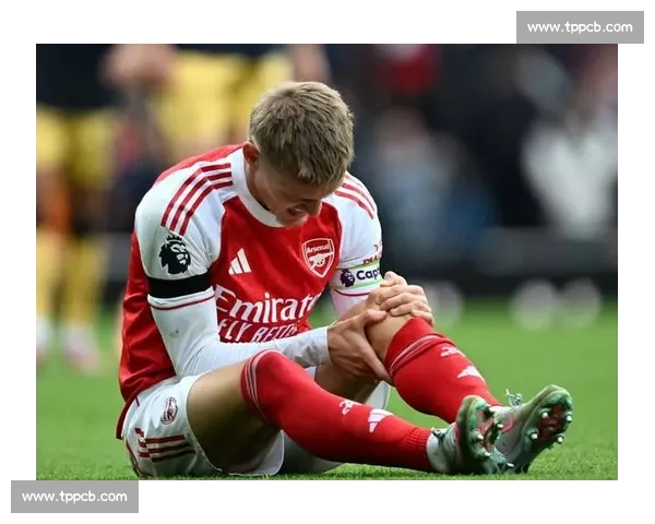 28 球零封 + 35 场不败！赖斯头球定音 英格兰 2-0 延续统治