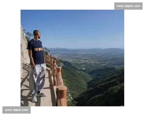 文班亚马少林寺剃度修行 获少林一段段位 风车扣篮燃爆现场